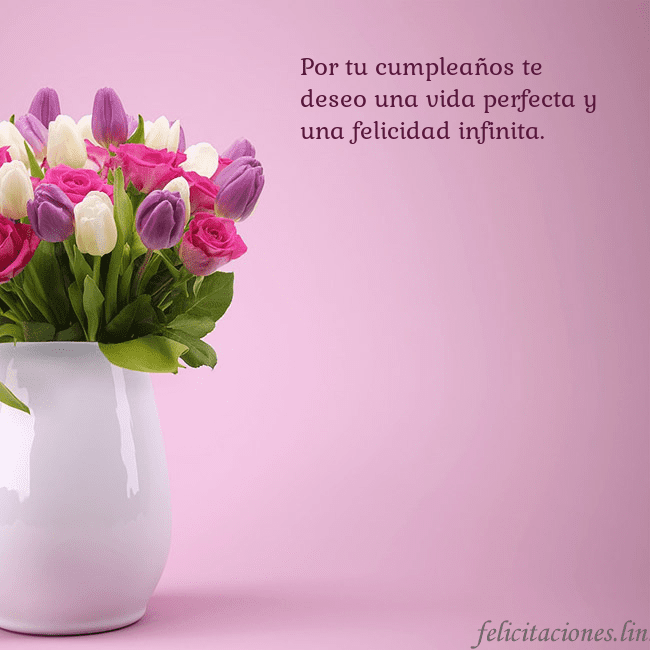 Tarjeta de cumpleaños con tulipanes en un jarrón