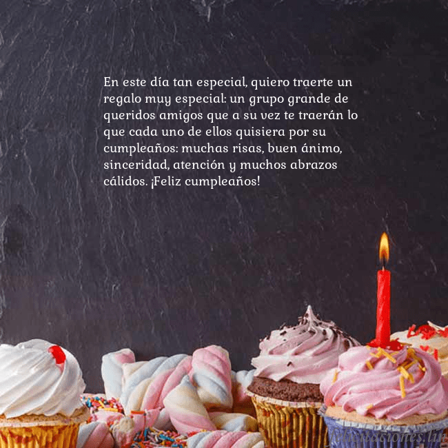 Tarjeta con muchos cupcakes y una vela En este día tan especial, quiero traerte un regalo Tarjeta con muchos cupcakes y una vela