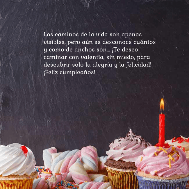 Tarjeta con muchos cupcakes y una vela Los caminos de la vida son apenas visibles, pero a Tarjeta con muchos cupcakes y una vela