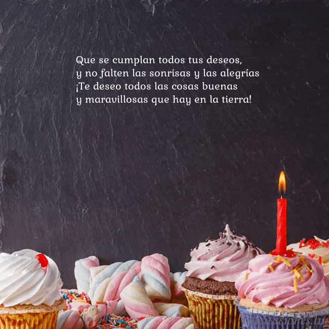 Tarjeta con muchos cupcakes y una vela Que se cumplan todos tus deseos,
y no falten las s Tarjeta con muchos cupcakes y una vela