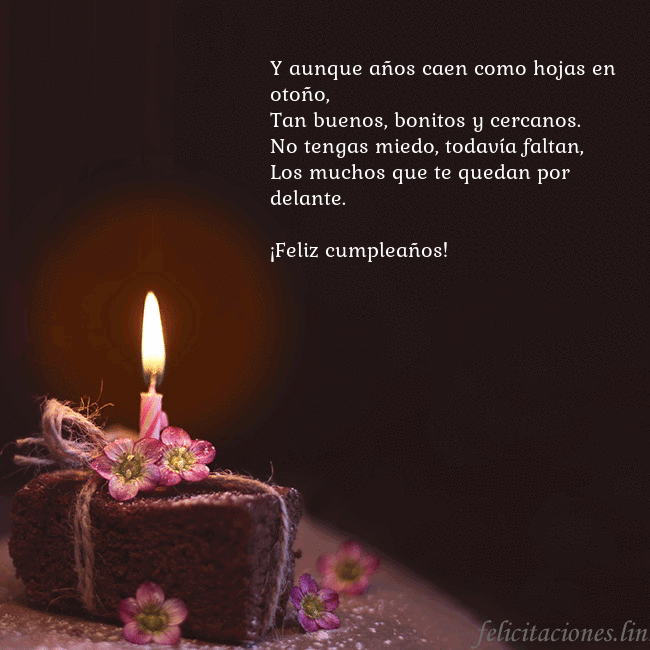 Postal animada: un pastel con una vela encendida