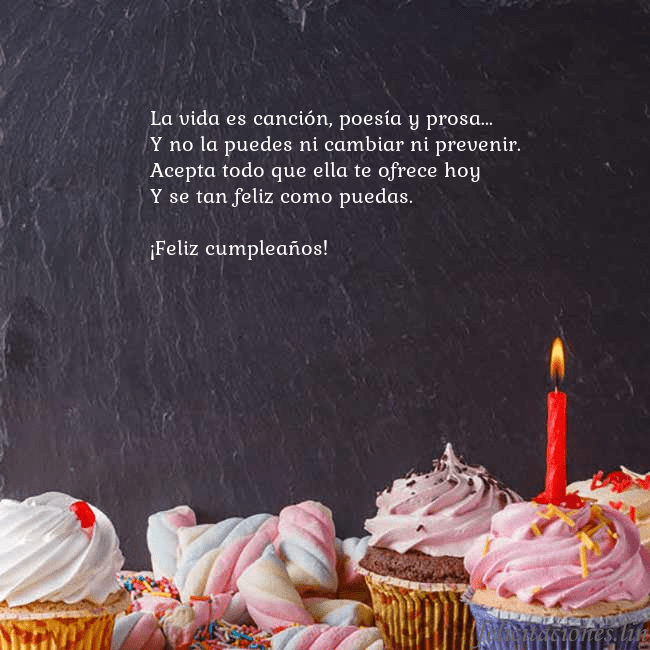 Tarjeta con muchos cupcakes y una vela La vida es canción, poesía y prosa...
Y no la pued Tarjeta con muchos cupcakes y una vela
