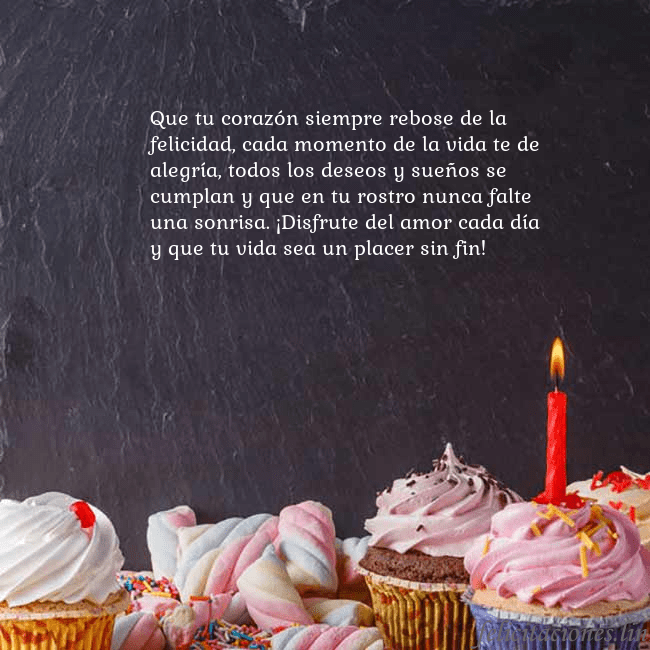 Tarjeta con muchos cupcakes y una vela Que tu corazón siempre rebose de la felicidad, cad Tarjeta con muchos cupcakes y una vela