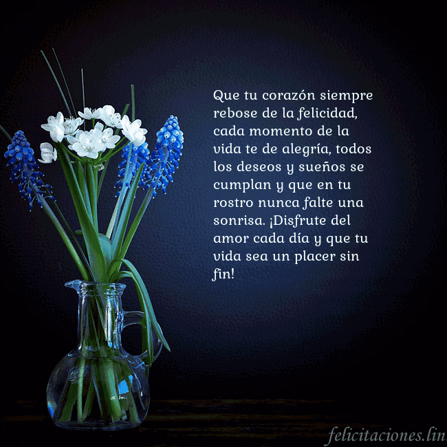 Tarjeta de cumpleaños con flores azules en un jarrón Que tu corazón siempre rebose de la felicidad, cad Tarjeta de cumpleaños con flores azules en un jarrón