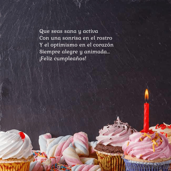 Tarjeta con muchos cupcakes y una vela Que seas sana y activa
Con una sonrisa en el rostr Tarjeta con muchos cupcakes y una vela