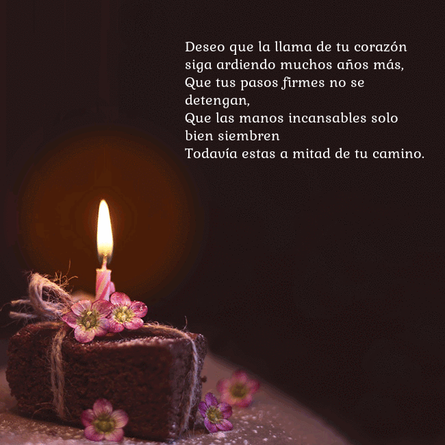 Postal animada: un pastel con una vela encendida Deseo que la llama de tu corazón siga ardiendo muc Postal animada: un pastel con una vela encendida